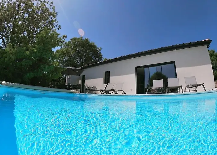 Villa Camille Piscine Chauffee Proche Pont D\'Arc